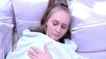 Cute teen loves to tease cock with mouth in studio
